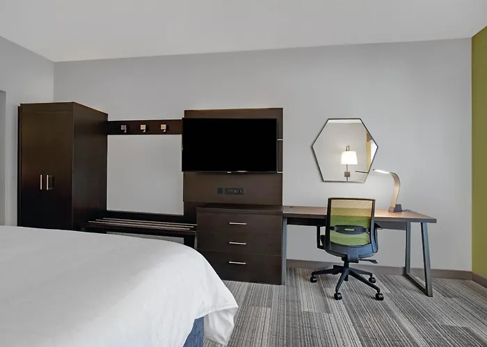 Holiday Inn Express - Milwaukee Downtown By Ihg