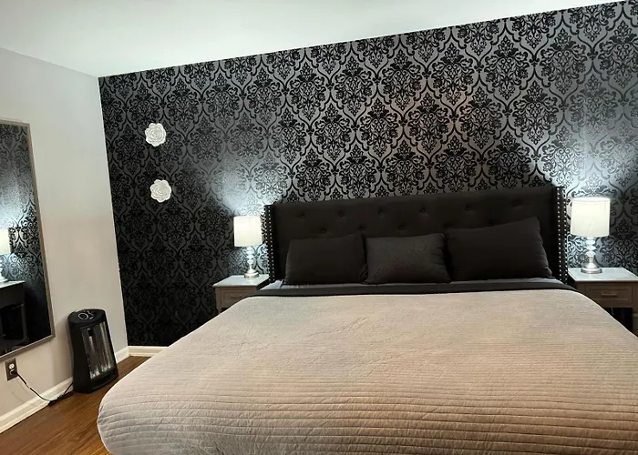 Red Lotus Inn Milwaukee